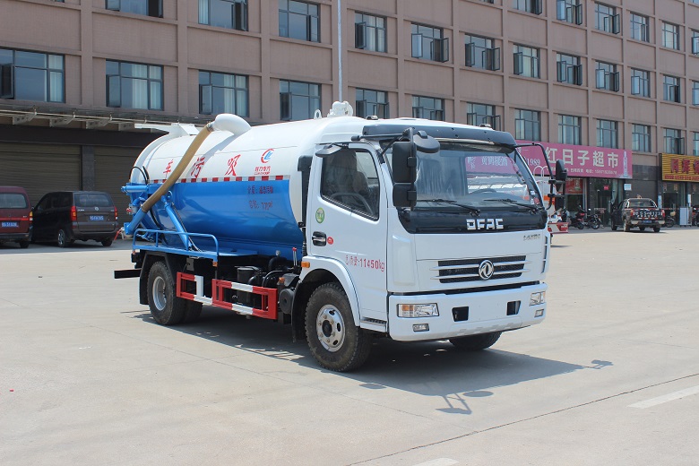 大多利卡吸污車