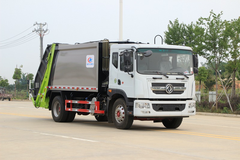 東風(fēng)D9壓縮式垃圾車
