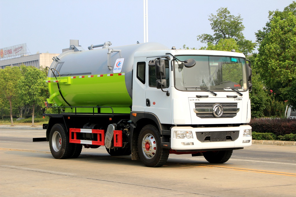 東風D9吸污車