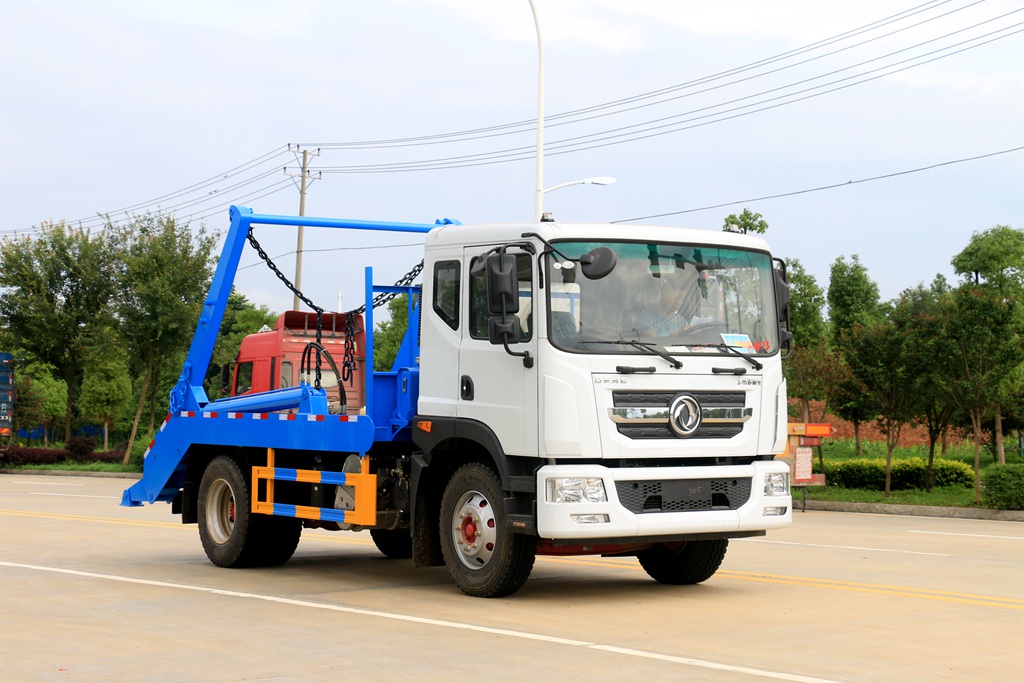 東風(fēng)D9擺臂式垃圾車(chē)