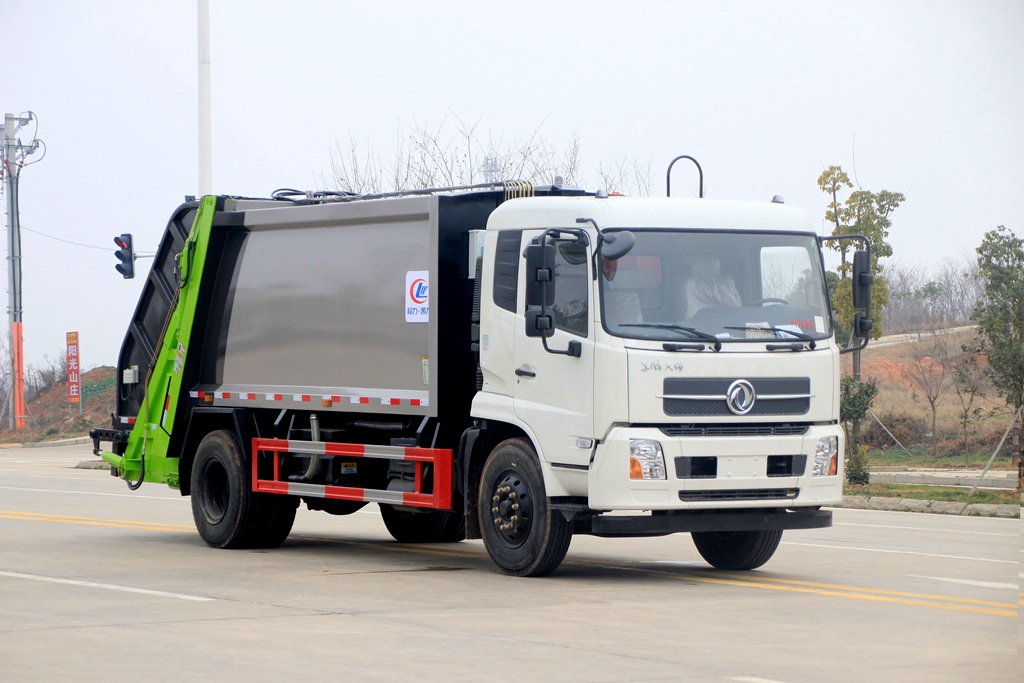 東風(fēng)天錦壓縮式垃圾車